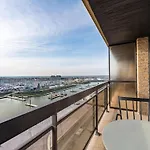Flat At Marina With Terrace Apartment