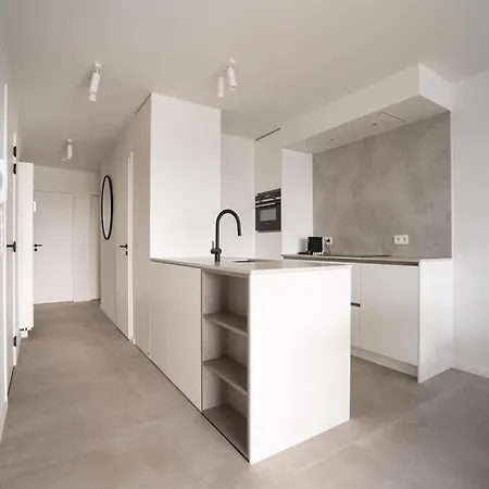 Апартаменты Flat At Marina With Terrace