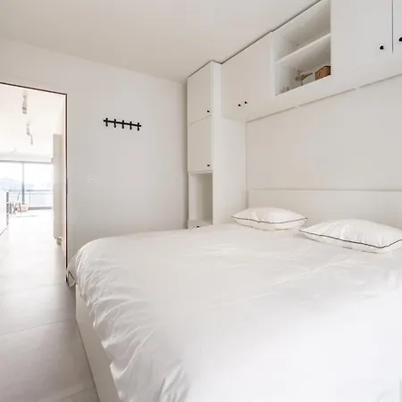 Апартаменты Flat At Marina With Terrace *