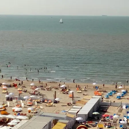 Flat At Marina With Terrace Apartment